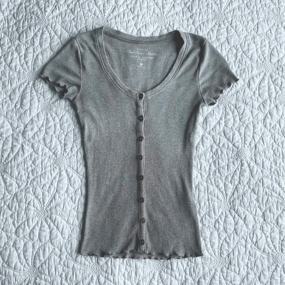 Hollister Ribbed Button Up Tee - Picture 1 of 4